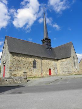 Église Saint-Pierre de Chancé (35). Façade occidentale et flanc sud.