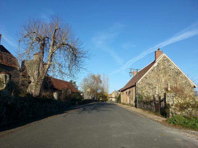 Bonnu (commune de Cuzion) : La rue de du Château.