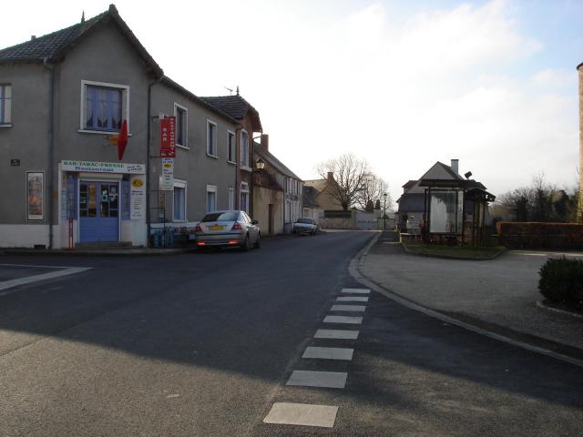 La Berthenoux (36) : La rue de la Mairie (route départementale 68).