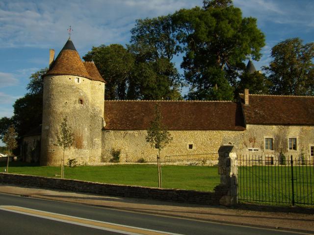 Bouesse - Une tour du Château