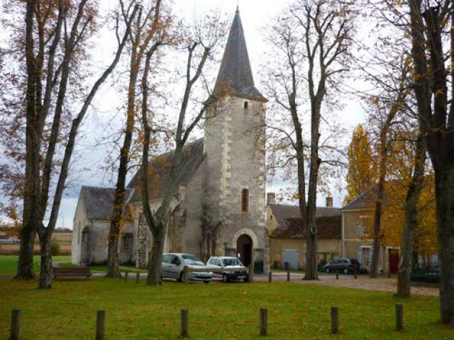 Place de L'Eglise - Bouges Le Château