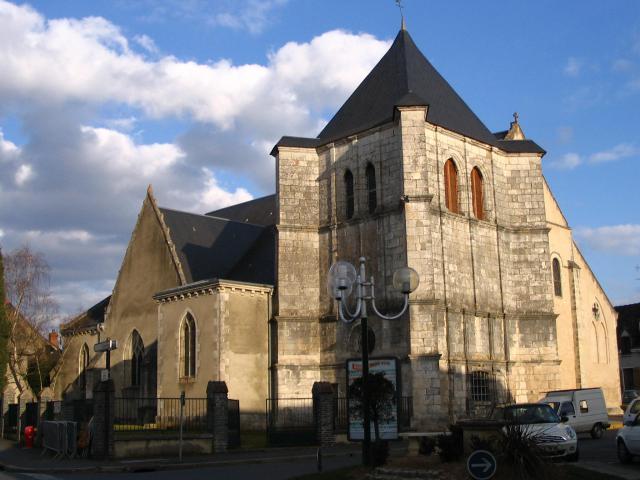 L'église Saint-Étienne, à Déols, Indre, France.