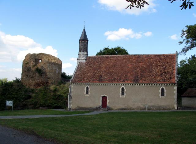 Cluis (Indre, France) - A Cluis-Dessous, vestiges d'une tour et chapelle Notre-Dame de la Trinité. . . .