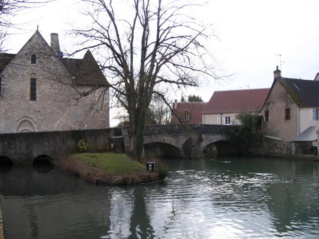 La rivière Théols traverse Issoudun, Indre, France.