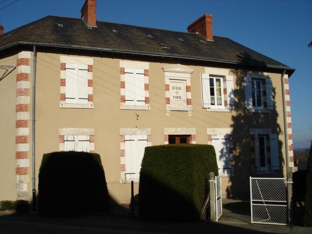 Sazeray (36) : La mairie.