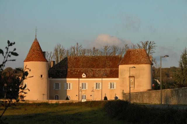 Vue générale du Château du Courbat - Mairie du Pêchereau (Indre)