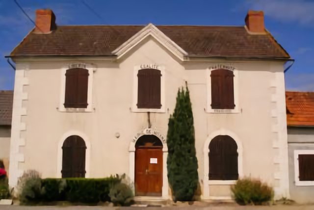 L'adorable mairie de Mosnay.
