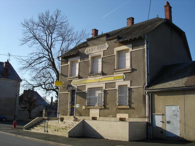 Saint-Août (36) : Le bureau de poste.