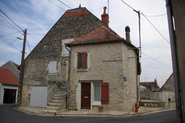 Châtillon-sur-Indre - Château du Bourg Neuf (rue des trois bécasses).