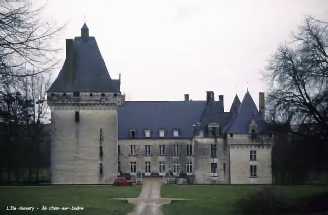 36 Clion - L'Ile Savary Château (1994)