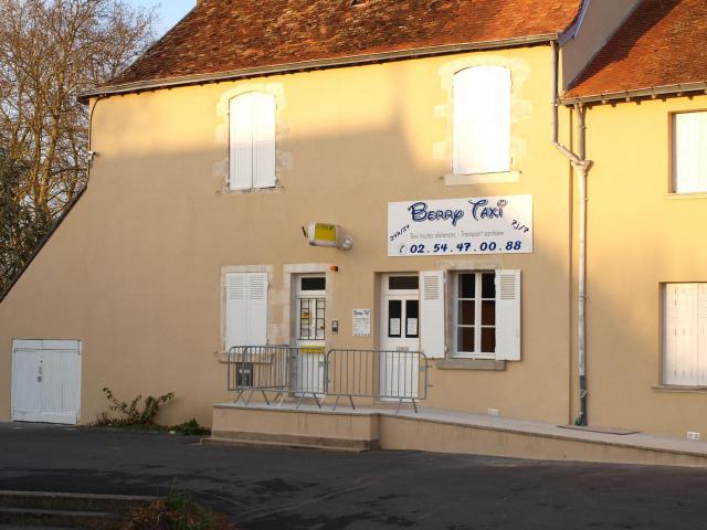 Velles (Indre, France) ; agence postale et taxi