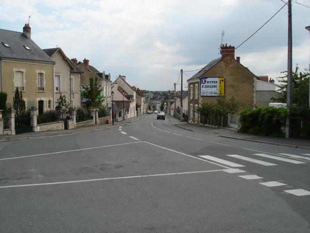 Le Blanc (36) : L'avenue Gambetta (route départementale 975).