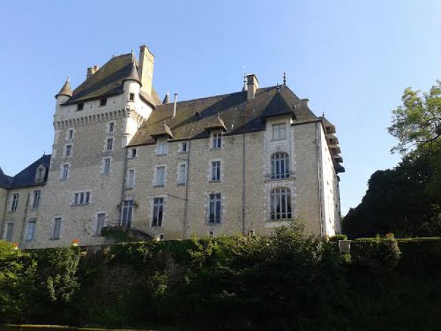 Le Château de Rivarennes vu depuis la Creuse