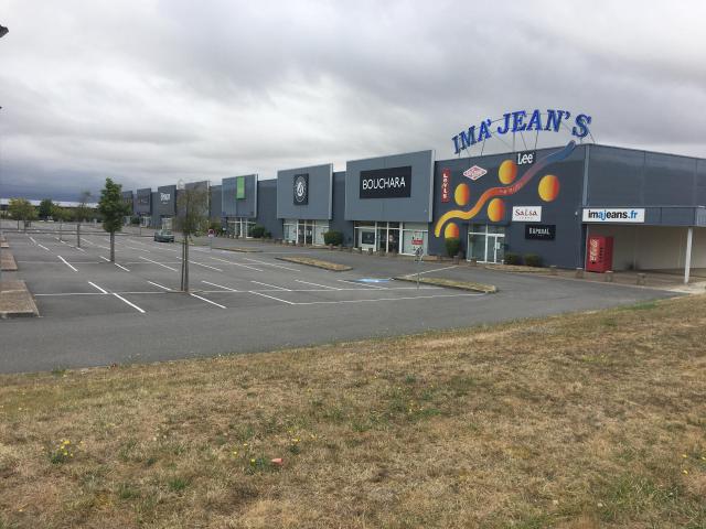 Zone commerciale Cap Sud : Magasins.