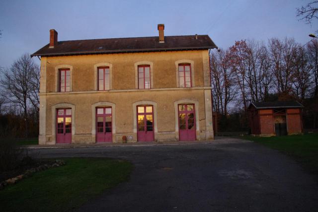 Vue de la gare côté accès public