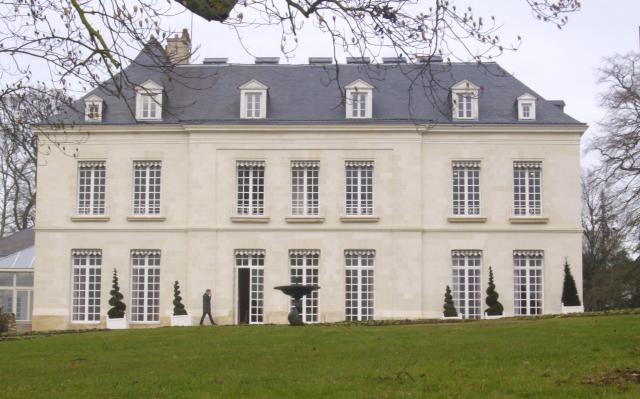 Mairie de Saint-Cyr-sur-Loire (Château de la Perraudière)