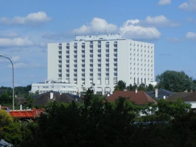 Hopital Trousseau, Chambray les Tours