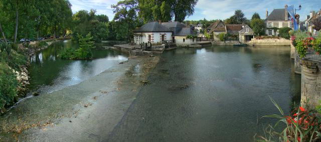 Azay-le-Rideau, Indre-et-Loire, Centre, France. Fin d'après-midi au bord de l'Indre.