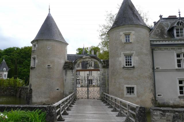 DescriptionVilleperdue chateau Boisbonnard.jpg Château de Boisbonnard à Villeperdue dans le département d'Indre-et-Loire Date mai 2009…