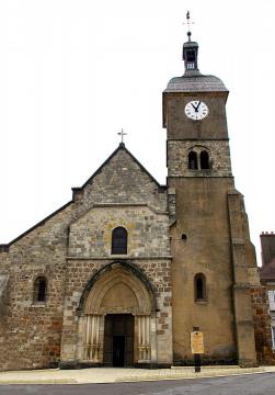 L'église Saint Étienne à Montmarault, Allier, France