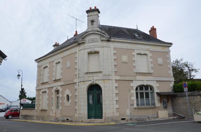 Bâtiment des PTT à Bossay-sur-Claise.
