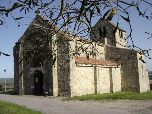 CHATEL-DE-NEUVRE (Allier) - L'eglise romane Saint Laurent (décembre 2006)