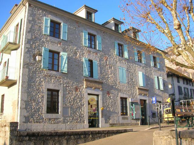 ancienne mairie et école de Saint-Ismier, Isère, Rhone-Alpes, France.