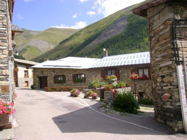 Rue de Besse en Oisans