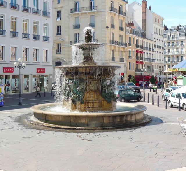 Château d'eau de 1824, place Grenette - Grenoble