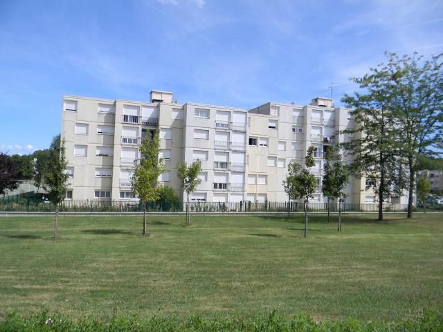 HLM à Chavanoz dans le quartier Moulin-Villette.