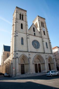 Bourgoin-Jallieu - église - façade