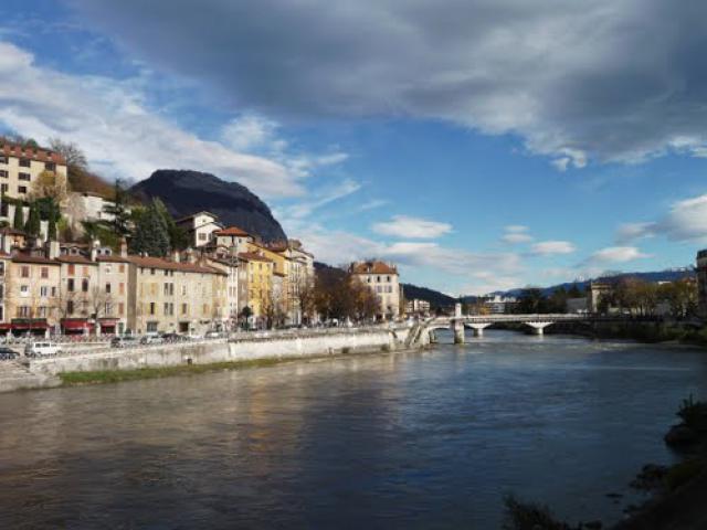 l'Isère, ses quais et le Sappey
