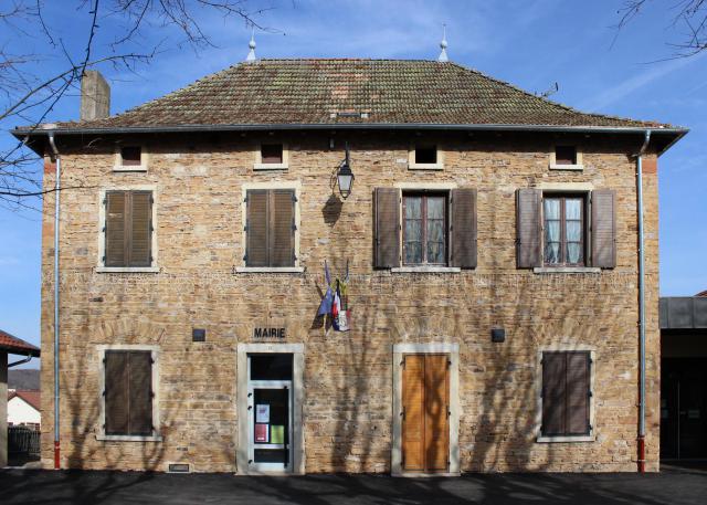 La mairie de Chozeau.