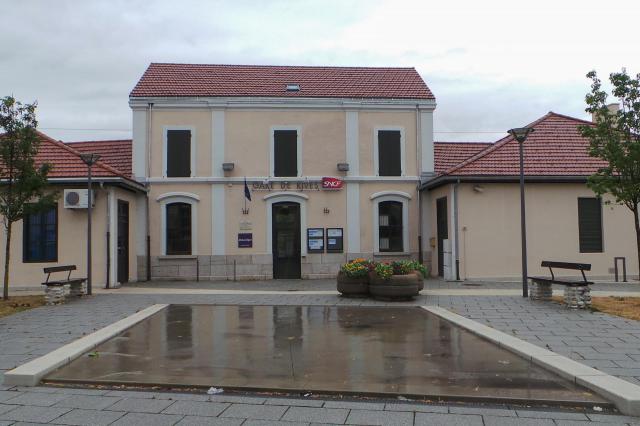Gare de Rives / Rives, Isère, France