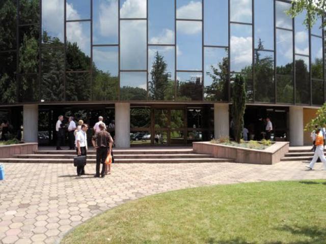 Viena assembly hall (france) jehovah's witnesses