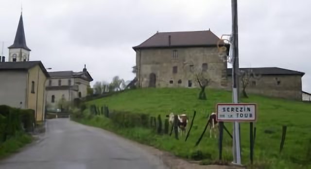 Sérézin-de-la-Tour (38) 19 4 2013. La maison forte de Morges.