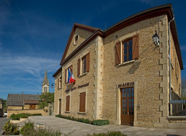 Vue panoramique (Huggin) de la Mairie de Saint Marcel Bel Accueil