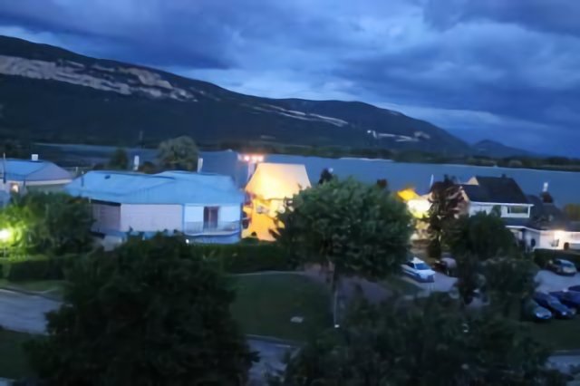 LA NUIT TOMBE SUR LA VALLEE BLEUE