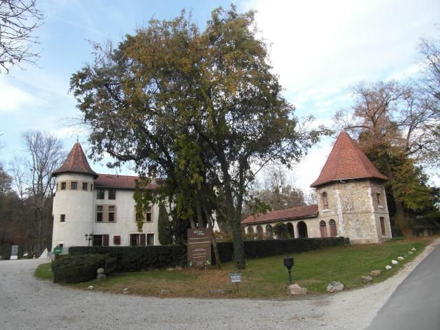 Entrée du domaine de Saint-Jean-de-Chépy