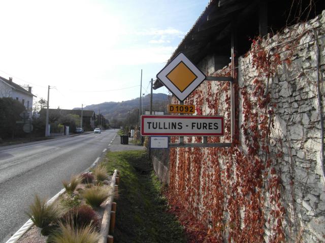 Panneau d'entrée de Tullins-Fures