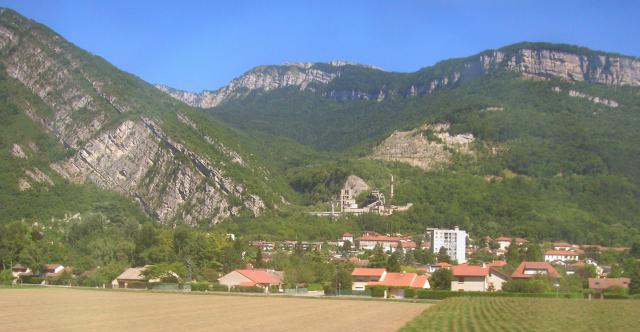 Le Chevalon de Voreppe, Isère, France. Panorama depuis le chemin de fer.