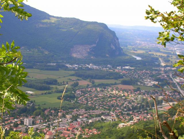 Voreppe (?) vu depuis le Tour de Mont St Martin vers la Cheminée