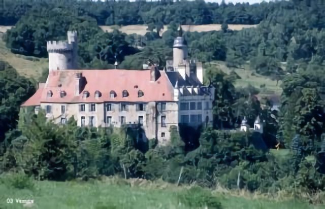 03 Veauce - Château