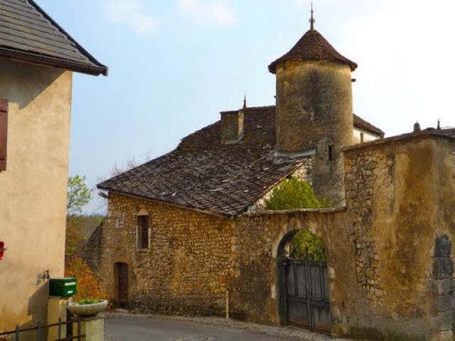 Talissieu, ancien prieuré du XVème 05.04.2009