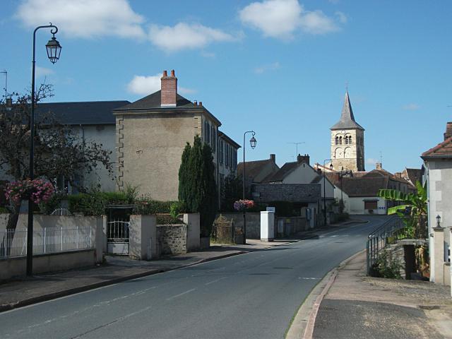 Route principale traversant Bizeneuille, la D 94, en direction de Montluçon [16700]