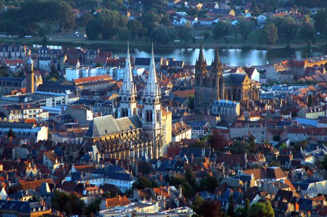 Cathédrale Notre Dame et église du Sacré Coeur de Moulins