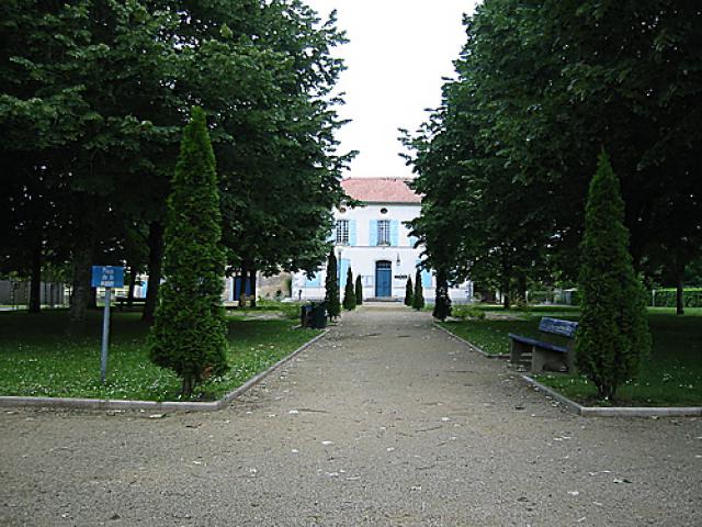Place de la mairie - Saugnac et Cambran