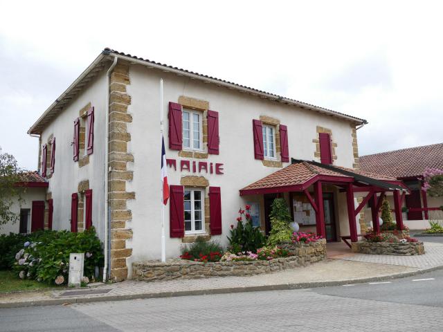 La mairie à Bégaar (Landes, Aquitaine, France).