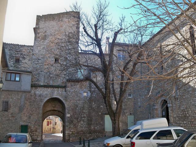 Remparts de Quinson (04), France