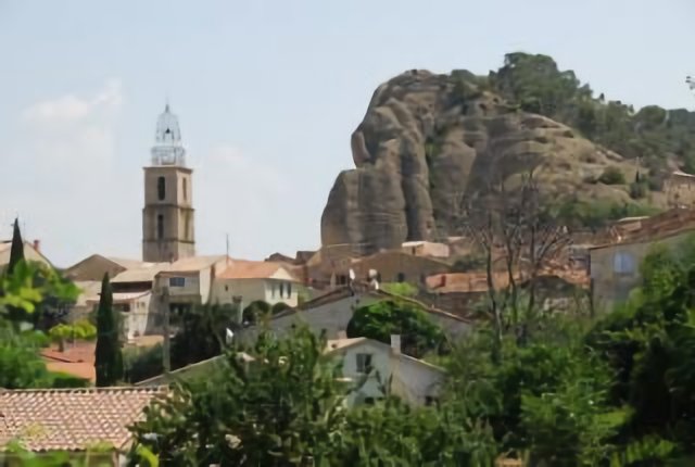 Les Mées
